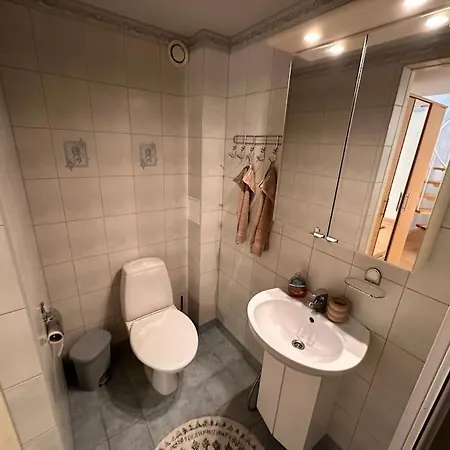 Cosy Flat Near Castle