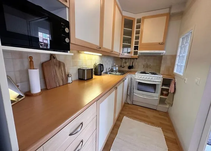 Cosy Flat Near Castle 쿠레사아레